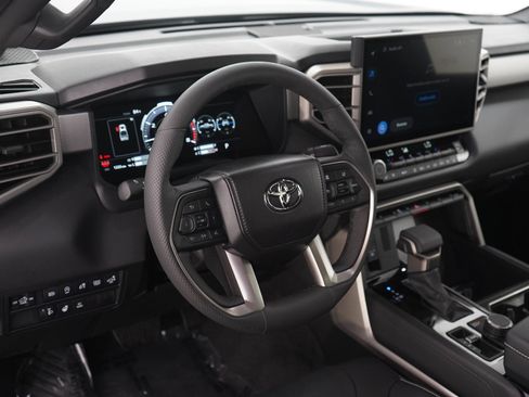 Used 2026 Toyota Tundra Limited AWD/4WD image 19