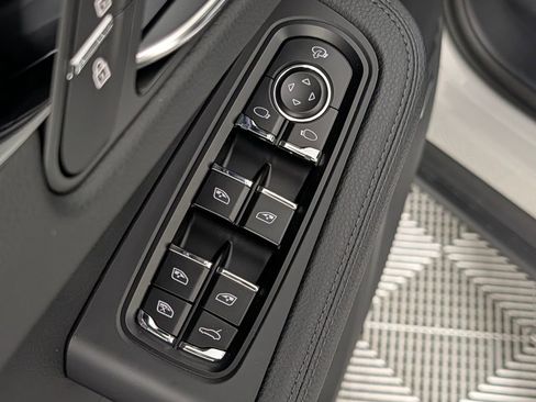 New 2026 Porsche Macan AWD/4WD image 28