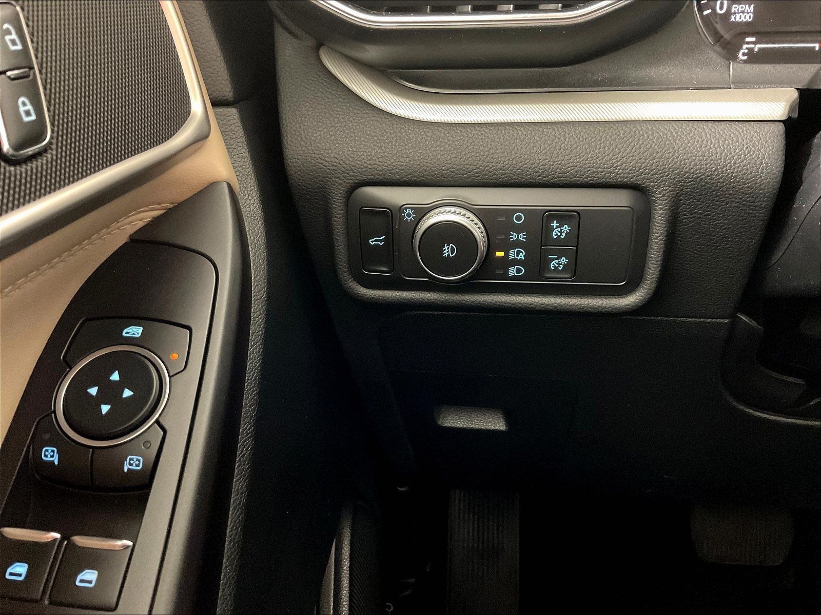 Used 2020 Ford Explorer XLT w/ Equipment Group 202A AWD/4WD image 15