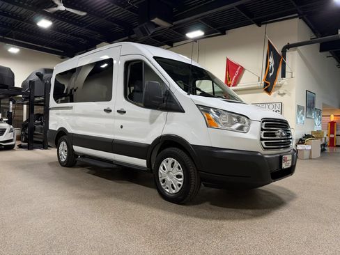 Used 2019 Ford Transit 150 XLT RWD image 3