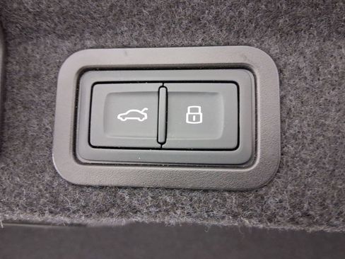 Used 2021 Audi S6 Prestige w/ Prestige Package image 17