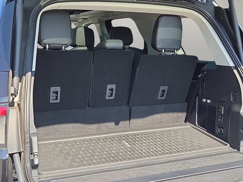 Certified 2025 Lincoln Navigator Reserve AWD/4WD image 7