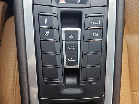 Used 2019 Porsche 911 Turbo w/ Light Design Package image 20