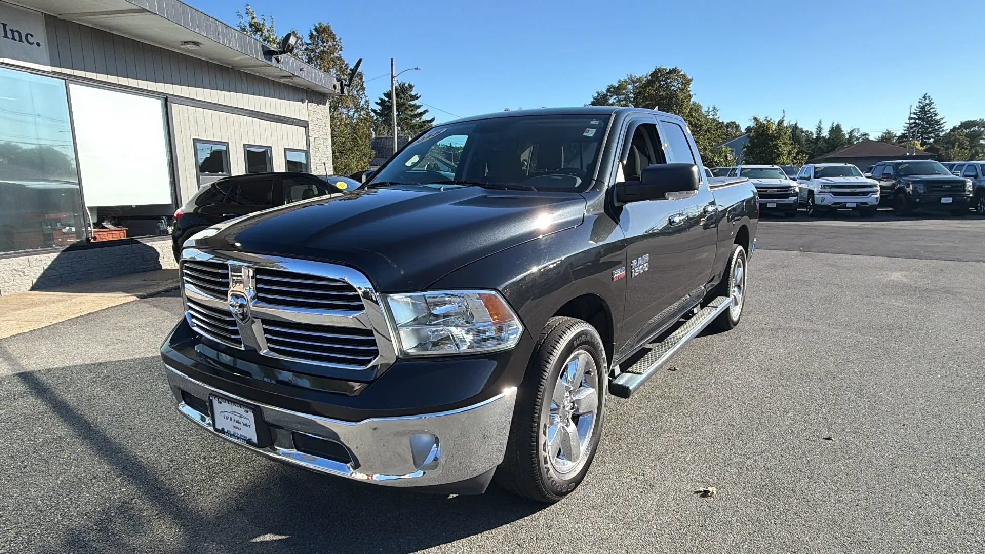 Used 2015 RAM 1500 Express w/ Black Ram 1500 Express Group AWD/4WD image 3