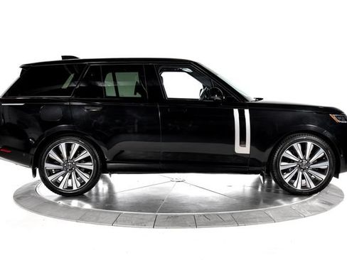 Used 2025 Land Rover Range Rover SV AWD/4WD image 7