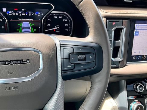Used 2021 GMC Yukon Denali RWD image 12