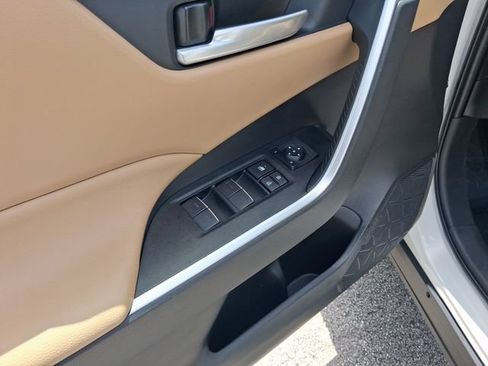 Used 2025 Toyota RAV4 XLE w/ Convenience Package FWD image 15