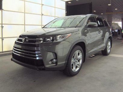 Used 2017 Toyota Highlander Limited Platinum