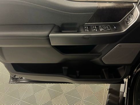 Used 2025 Ford F350 Lariat w/ Black Appearance Package image 27