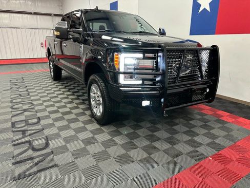 Used 2019 Ford F250 Platinum w/ FX4 Off-Road Package AWD/4WD image 28