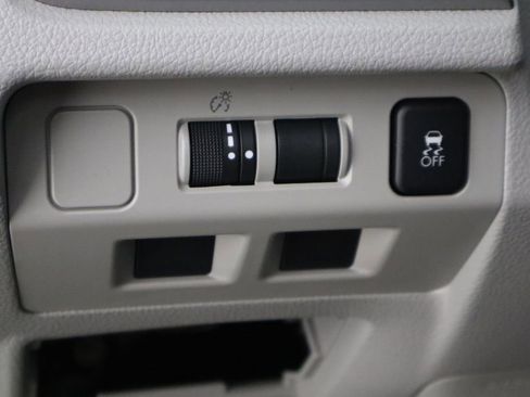 Used 2017 Subaru Forester 2.5i w/ Alloy Wheel Package image 23