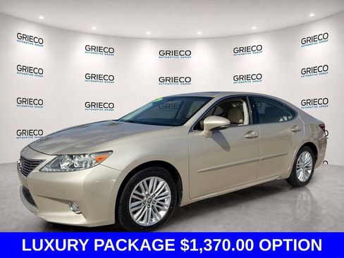 Used 2013 Lexus ES 350 w/ Luxury Pkg FWD image 3