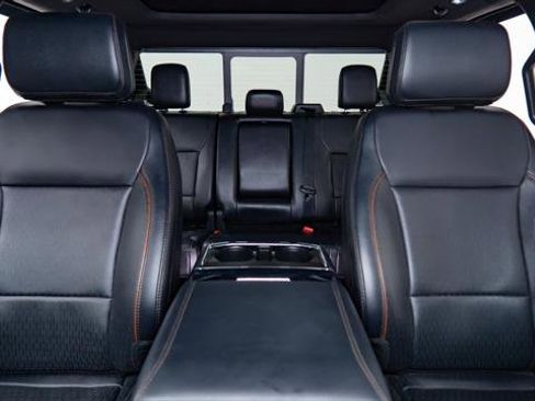 Used 2025 Ford F150 Lariat w/ Equipment Group 501A Mid image 3