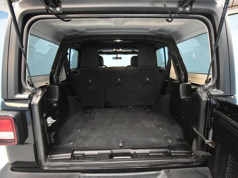 Used 2019 Jeep Wrangler Unlimited Sport S image 25