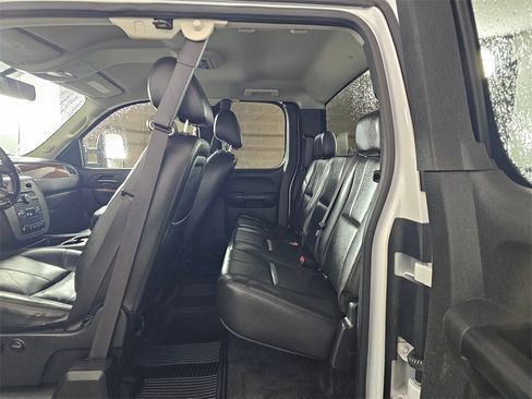 Used 2011 GMC Sierra 3500 SLT w/ SLT Convenience Package image 22