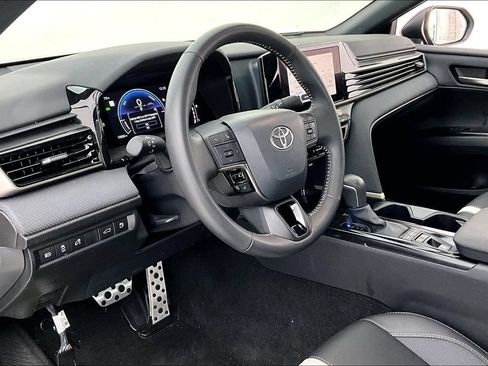 Used 2026 Toyota Camry SE w/ Convenience Package FWD image 12