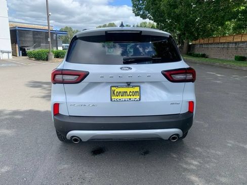 Used 2025 Ford Escape Platinum AWD/4WD image 4