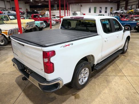 Used 2021 Chevrolet Silverado 1500 LT AWD/4WD image 17