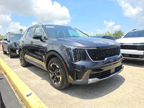 Certified 2025 Kia Sorento S FWD image 1