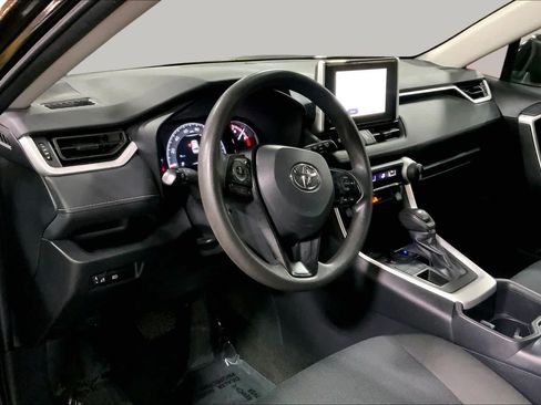 Used 2025 Toyota RAV4 LE AWD/4WD image 18