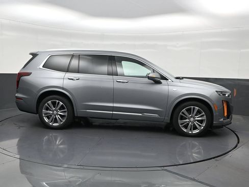 Used 2024 Cadillac XT6 Premium Luxury FWD image 7
