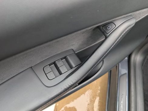 Used 2022 Tesla Model Y Performance AWD/4WD image 17