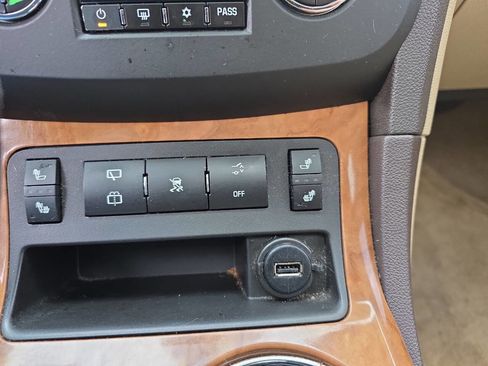 Used 2008 Buick Enclave CXL w/ Entertainment Package #4 image 25