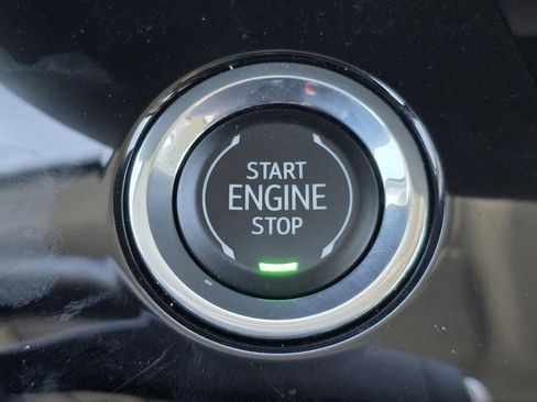 Certified 2025 Buick Envision Avenir image 42