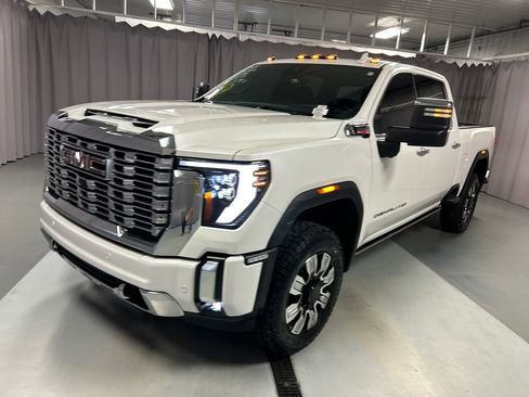 Used 2024 GMC Sierra 2500 Denali w/ Denali Reserve Package image 3