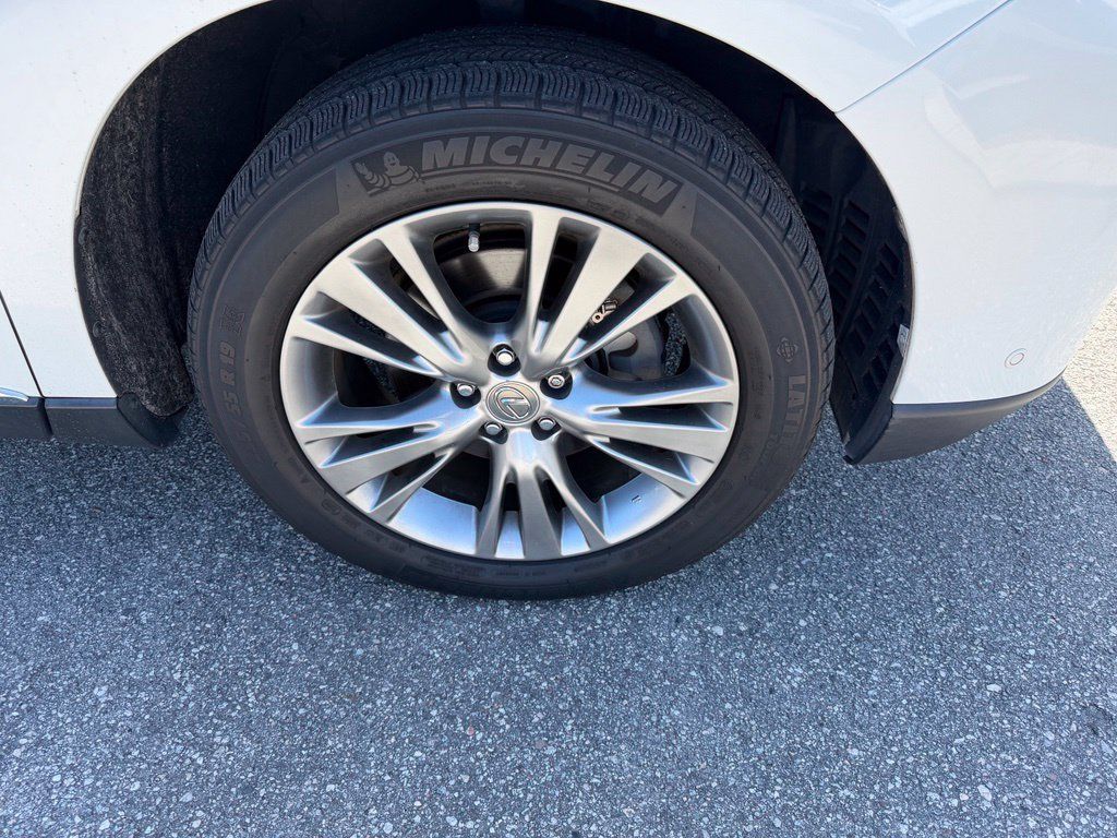Used 2013 Lexus RX 450h AWD w/ Navigation Pkg image 4