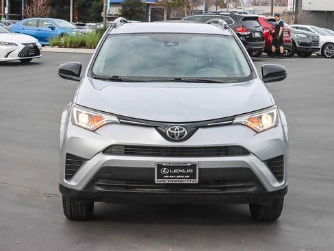 Used 2018 Toyota RAV4 LE image 6