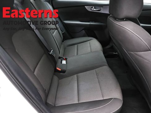 Used 2022 Kia Forte LXS FWD image 22
