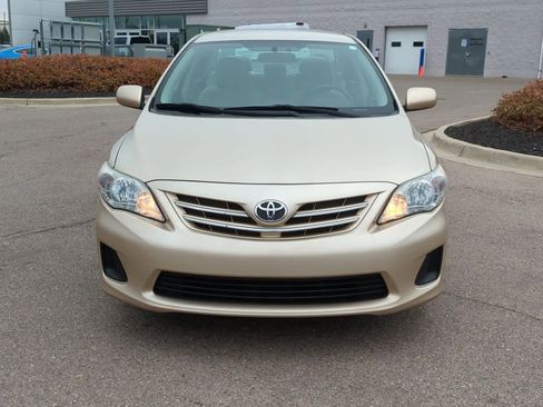 Used 2013 Toyota Corolla LE image 3
