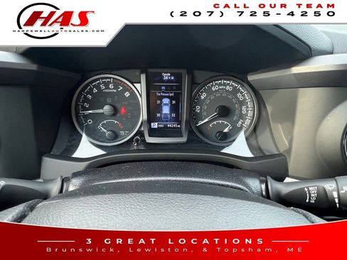 Used 2022 Toyota Tacoma TRD Off-Road image 16