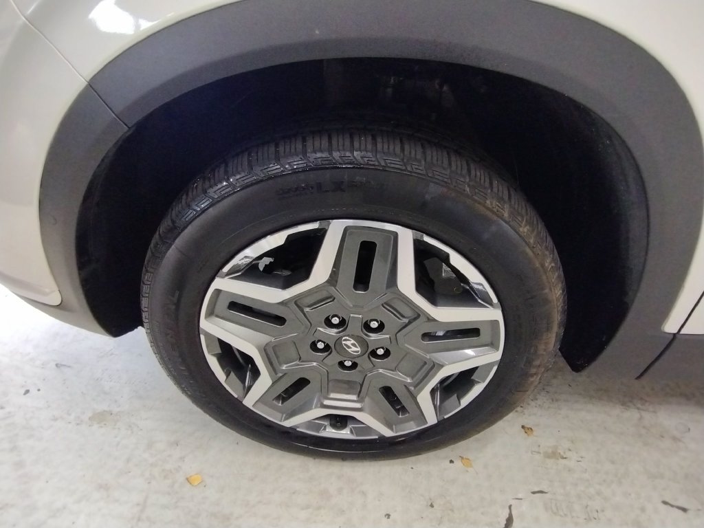 Certified 2023 Hyundai Santa Fe Limited AWD/4WD image 6