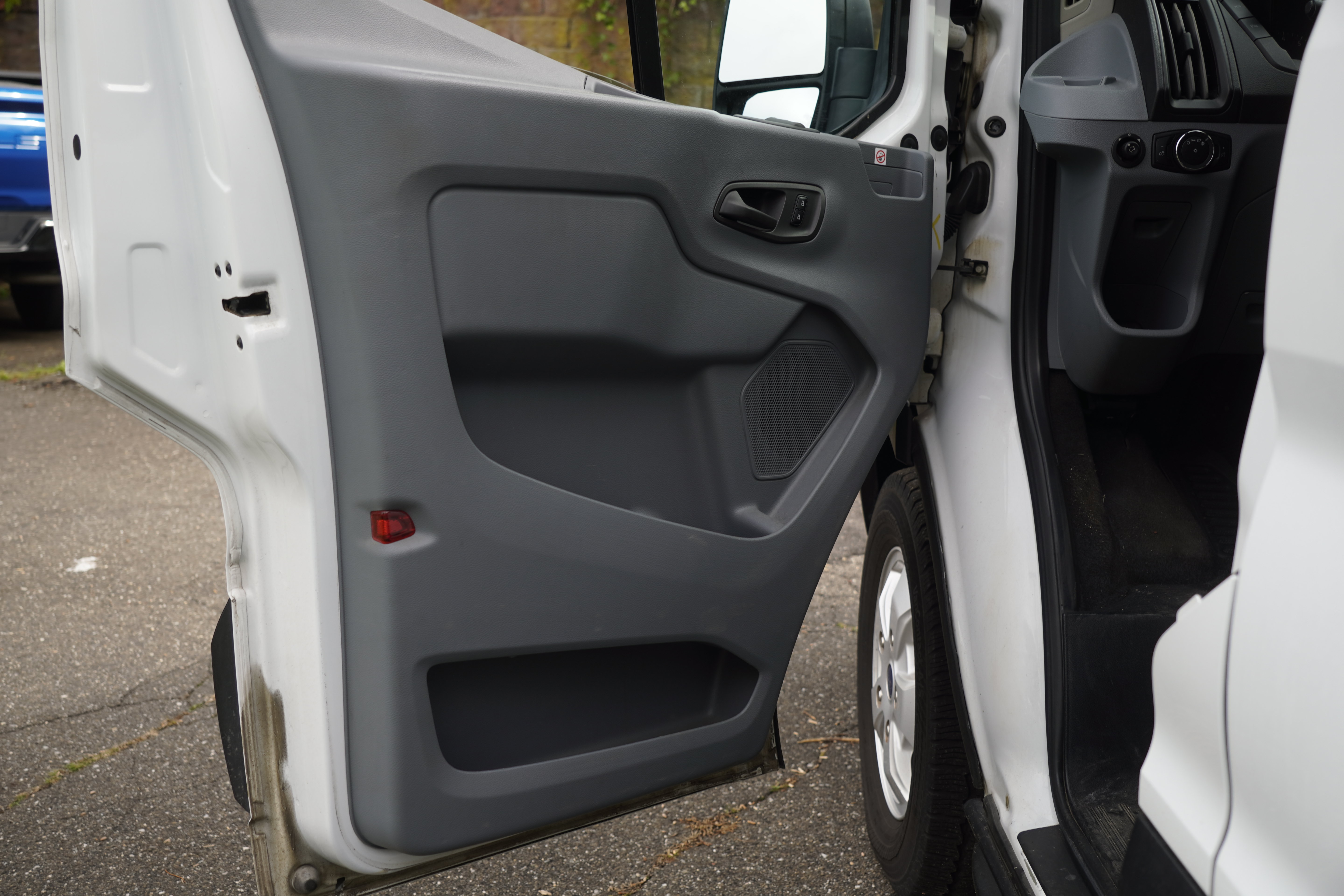Used 2019 Ford Transit 350 XLT RWD image 17