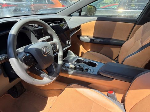 Used 2023 Lexus RZ 450e Premium w/ Technology Package AWD/4WD image 4