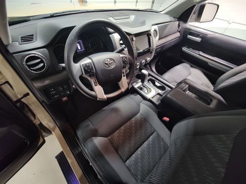 Used 2020 Toyota Tundra SR5 w/ SR5 Upgrade Package image 30