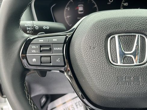 Used 2025 Honda Civic Sport image 12