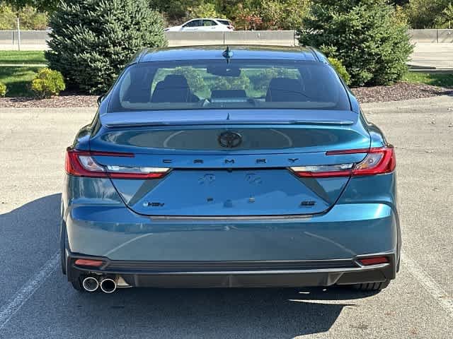 Used 2025 Toyota Camry SE w/ Convenience Package FWD image 4