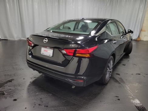 Used 2024 Nissan Altima 2.5 SV FWD image 8