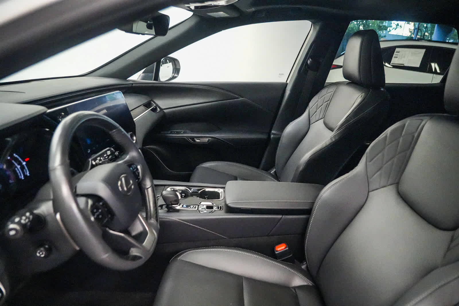 Used 2024 Lexus RX 350 Premium w/ Convenience Package FWD image 18