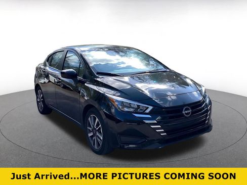 Used 2025 Nissan Versa SV image 1