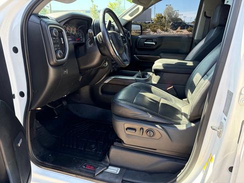 Used 2019 Chevrolet Silverado 1500 LT Trail Boss AWD/4WD image 17
