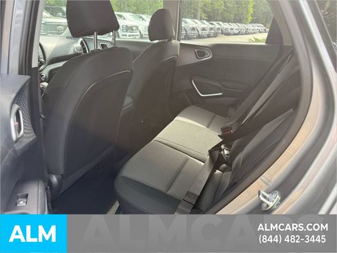 Used 2025 Kia Soul LX w/ LX Technology Package FWD image 10