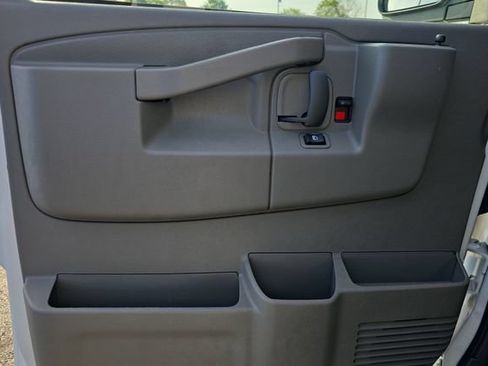 New 2025 GMC Savana 2500 w/ Chrome Appearance Package RWD image 20