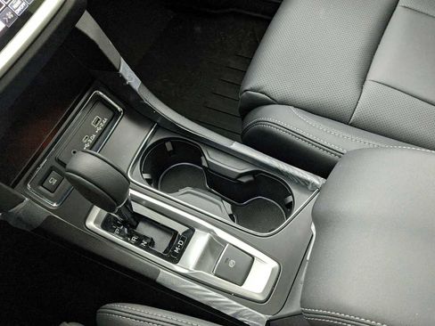 New 2025 Subaru Ascent Limited image 18