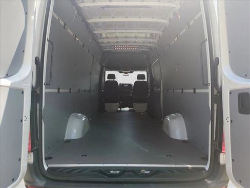 Used 2023 Mercedes-Benz Sprinter 2500 image 6