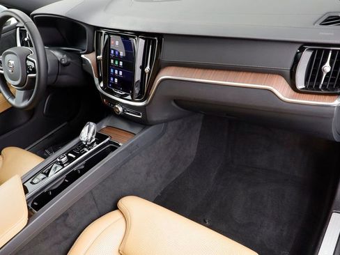 Used 2024 Volvo V60 B5 Cross Country Ultimate image 22