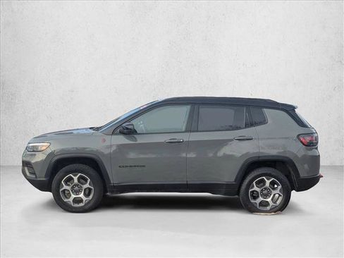 Used 2022 Jeep Compass Trailhawk w/ Trailhawk Elite Group image 9